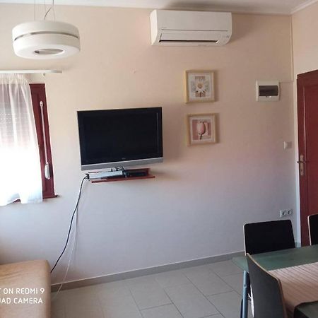 Besenyei Apartman Apartment Sarvar Exterior photo