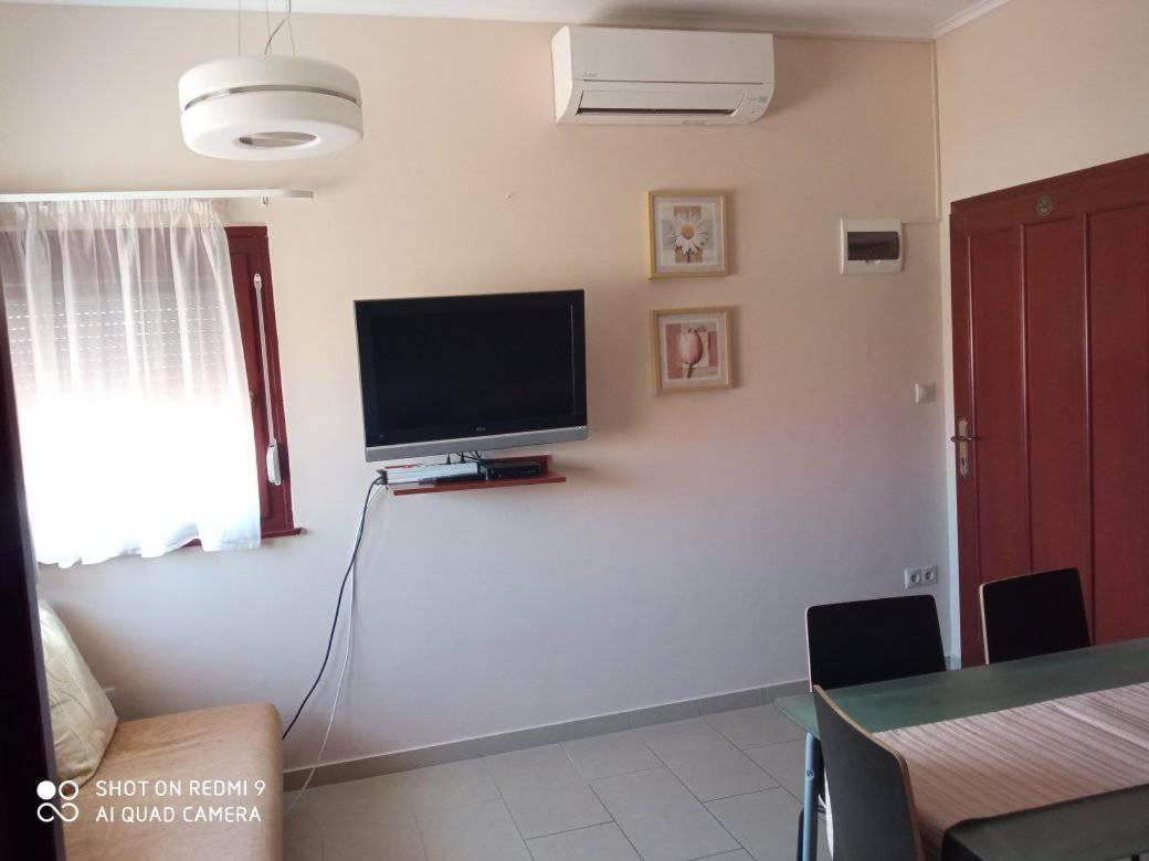 Besenyei Apartman Apartment Sarvar Exterior photo